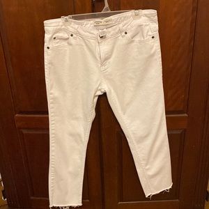 Canyon River Blues white cropped jeans